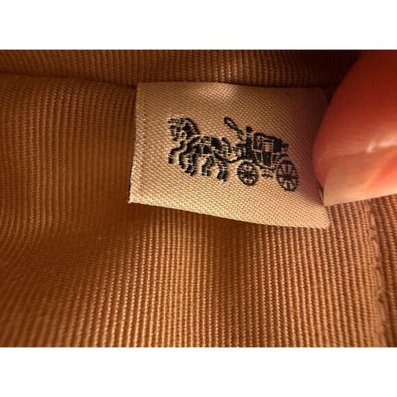 COACH Large Corner Zip Wristlet W/ Dreamy Land Floral Print Gold/Chalk MultI - Picture 3 of 8